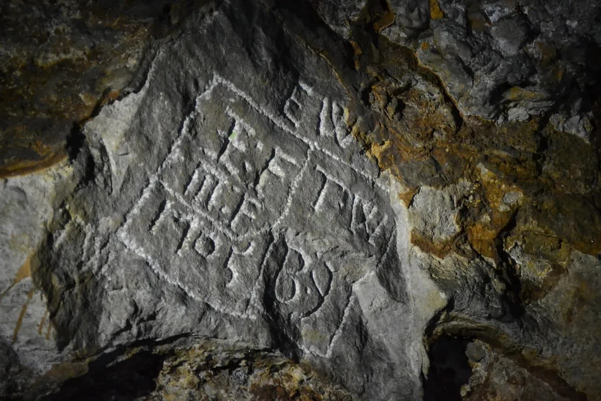 10 Essential Nottingham Caves Tour Tips and Attractions