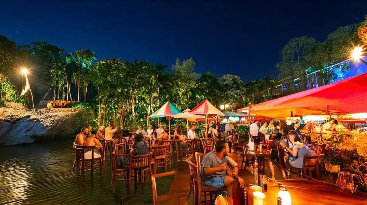 Puerto Iguazú Nightlife: Dive into the Vibrant Scene
