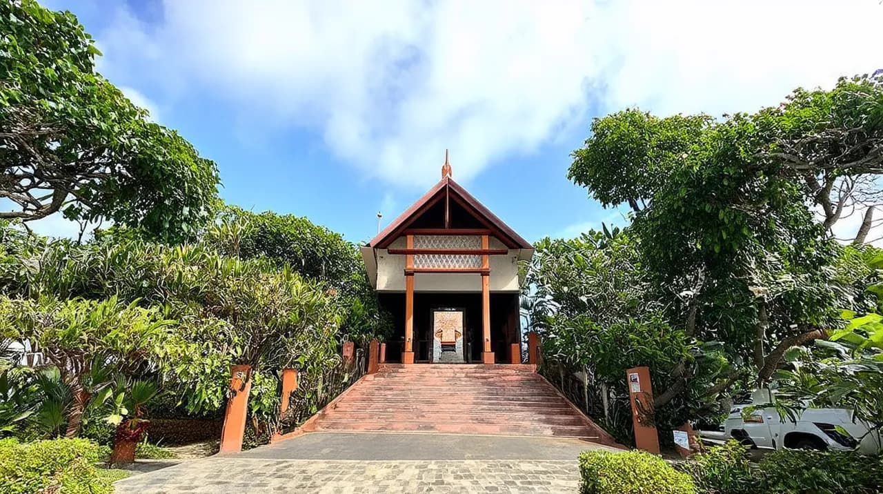 Senggigi Landmarks: Discover the Top 10 Must-See Sites