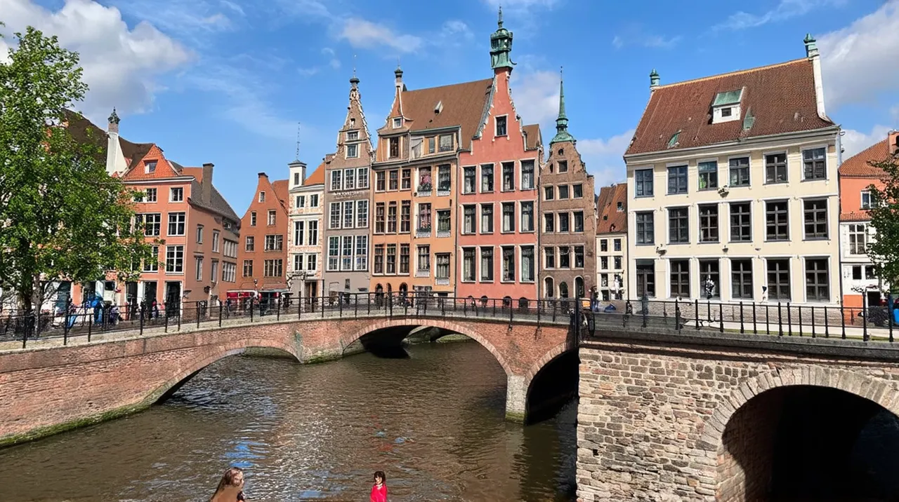 Bruges Adventures: Top 10 Experiences in the City