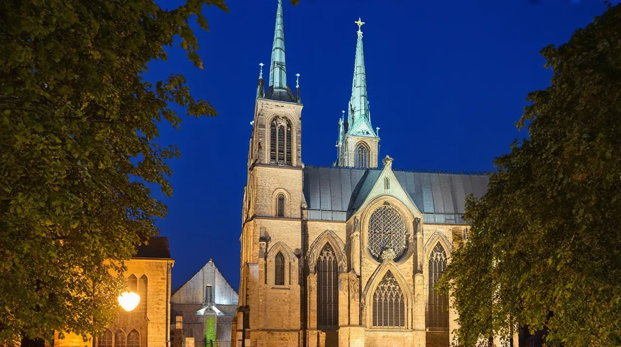 Chartres Highlights: Discover the Historic Gems of Chartres