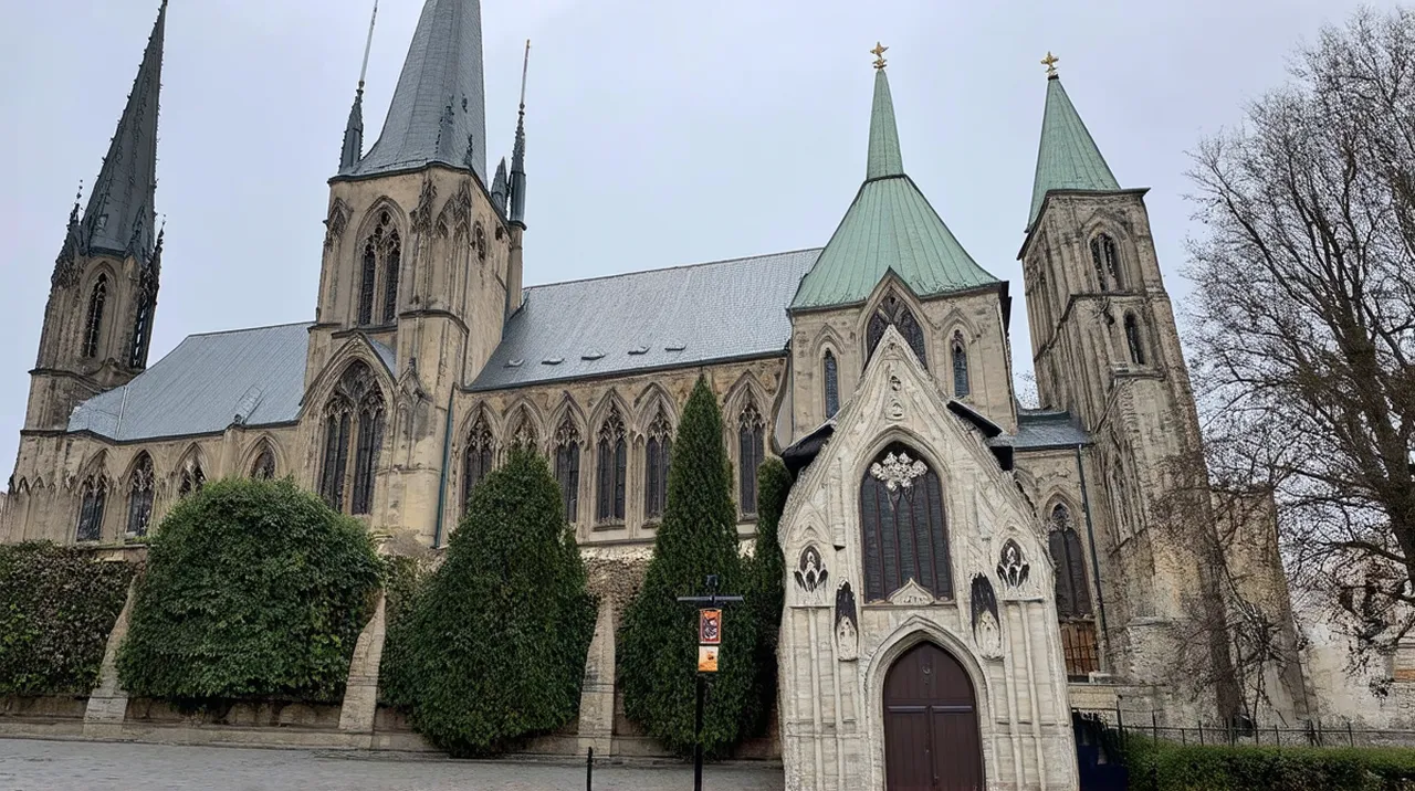 Chartres Landmarks: Discover 10 Must-See Sites