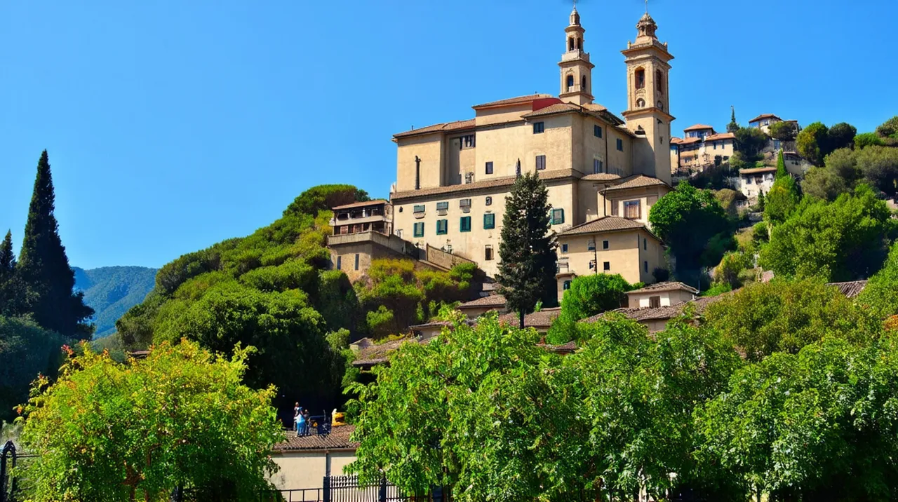 Como Landmarks: Exploring 10 Historic Sites