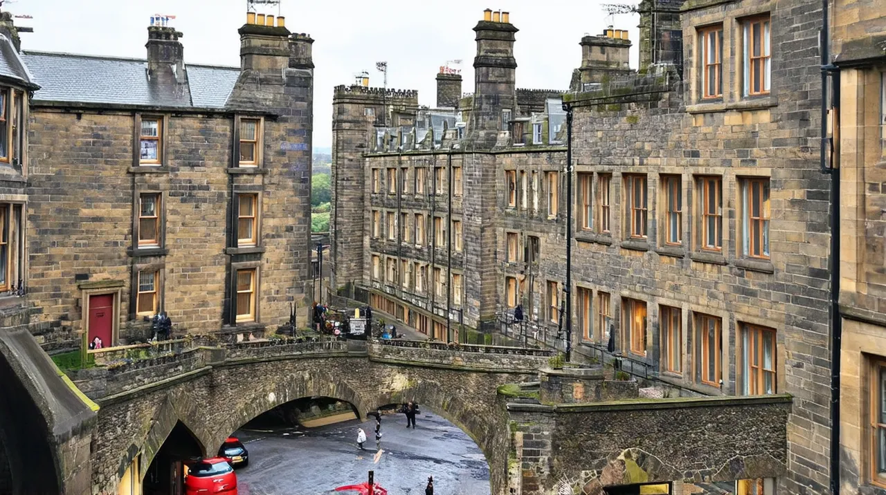 Edinburgh Highlights: 10 Unmissable Experiences
