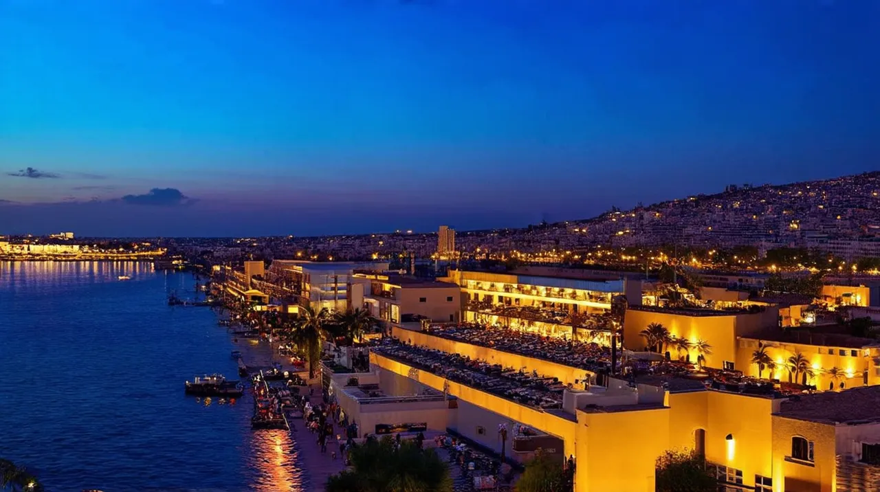 Naples Nightlife: Top 10 Hotspots to Explore