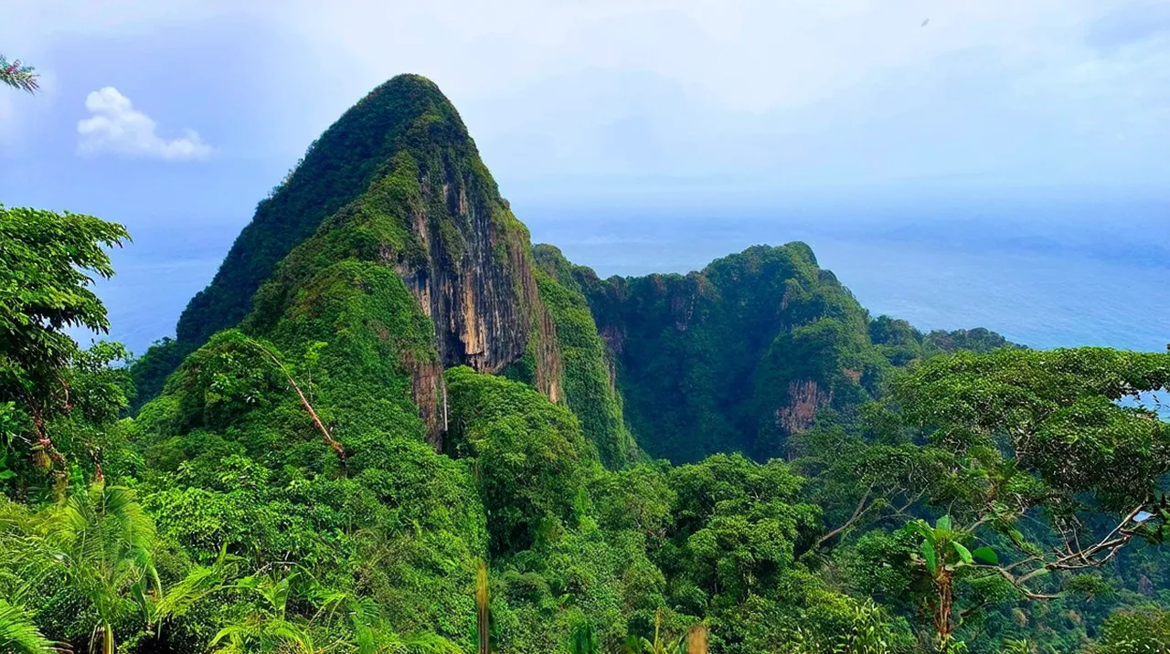 Padang Adventures: Unforgettable Experiences Await