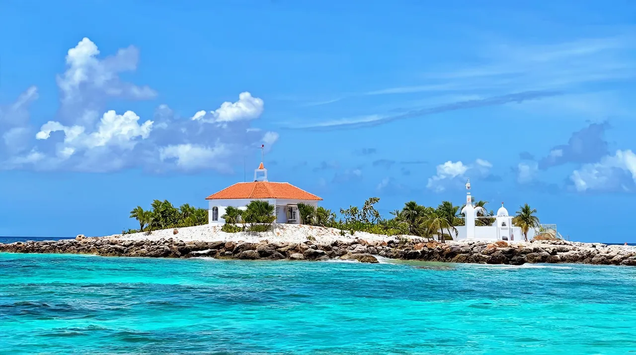 Puerto Morelos Landmarks: Discover 10 Hidden Gems