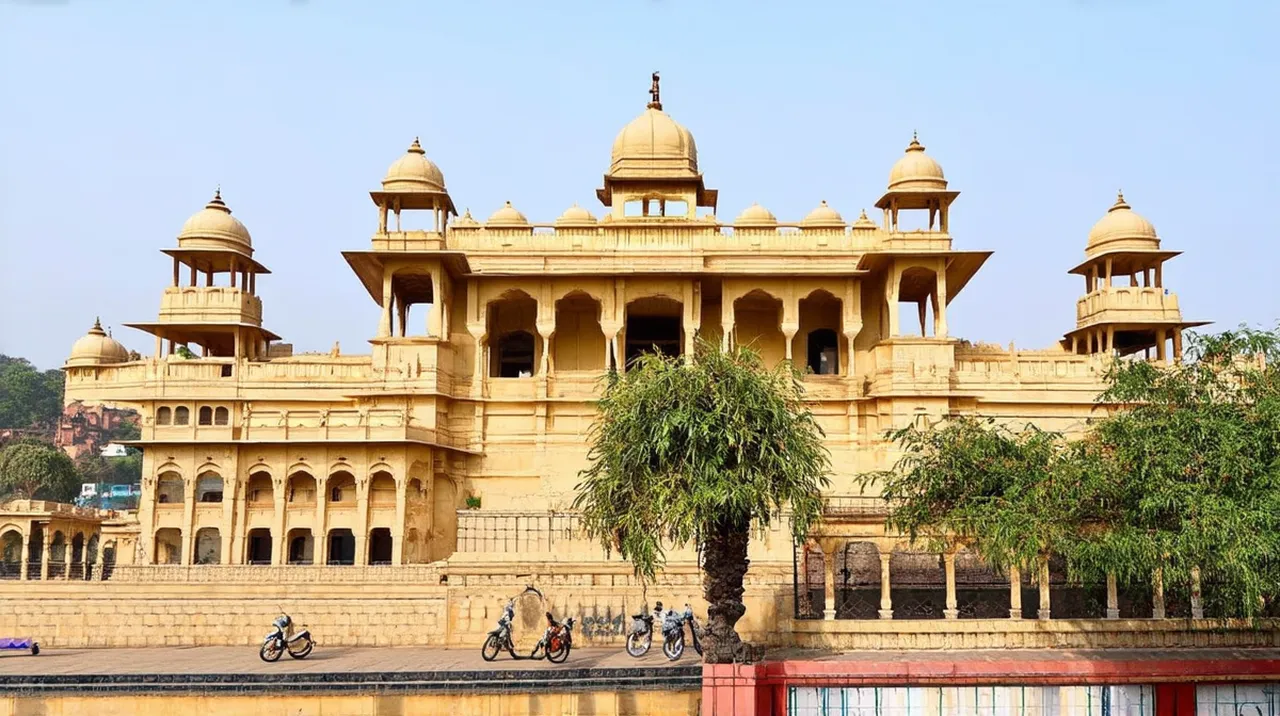 Udaipur Landmarks: Explore 10 Iconic Attractions