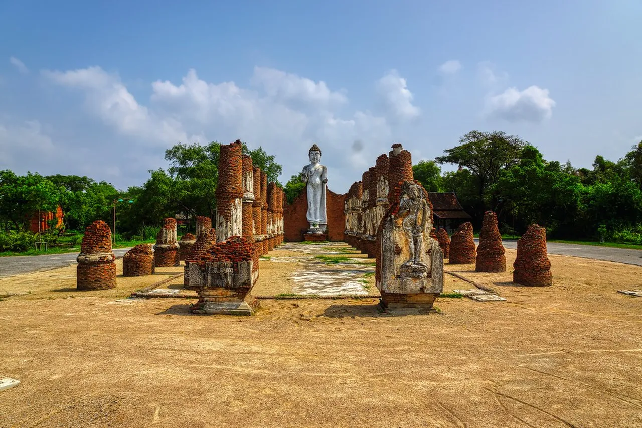 3. Experience Traditional Thai Dance: A Step Into the Past