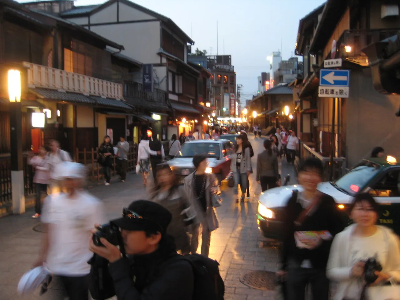 1. Experience the Atmosphere of Gion: Kyoto’s Geisha District