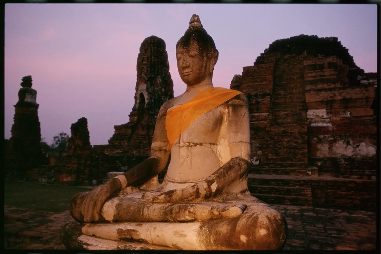 3. Take a Boat Tour: A Different View of Ayuthaya
