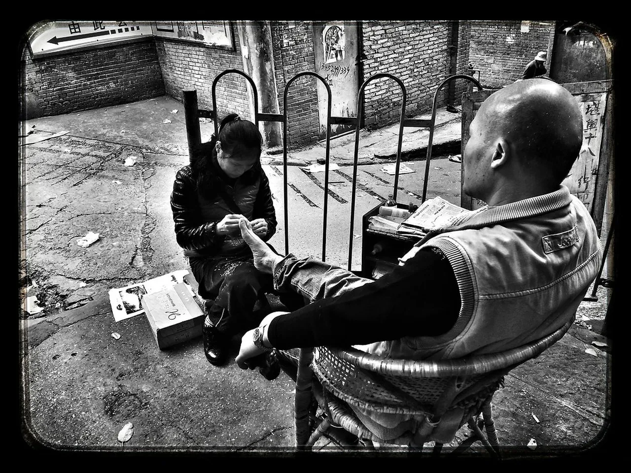 2. Celebrating the Jazzy Nightlife of Chongqing City