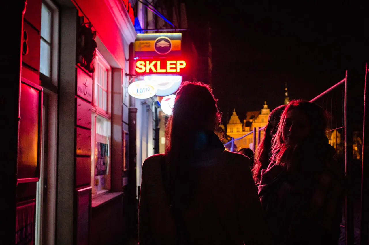 1. Experience the Best Bars in Gdańsk: A Local’s Guide