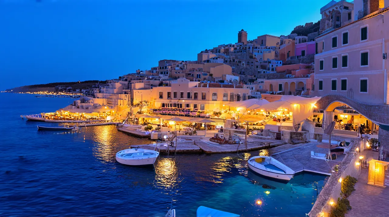 Hydra Town Nightlife