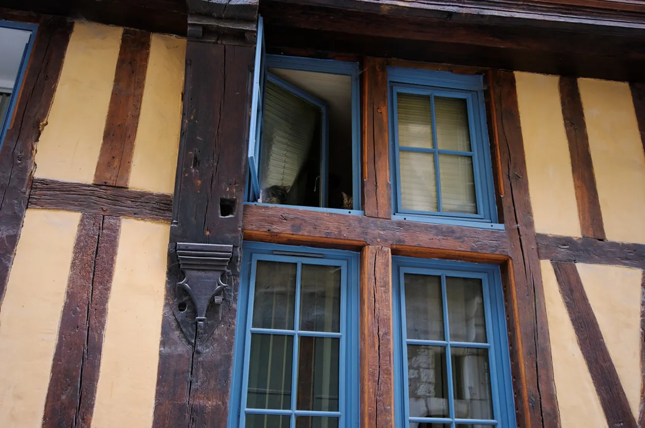 4. Visiting the Troyes Champagne Houses: A Taste of Tradition