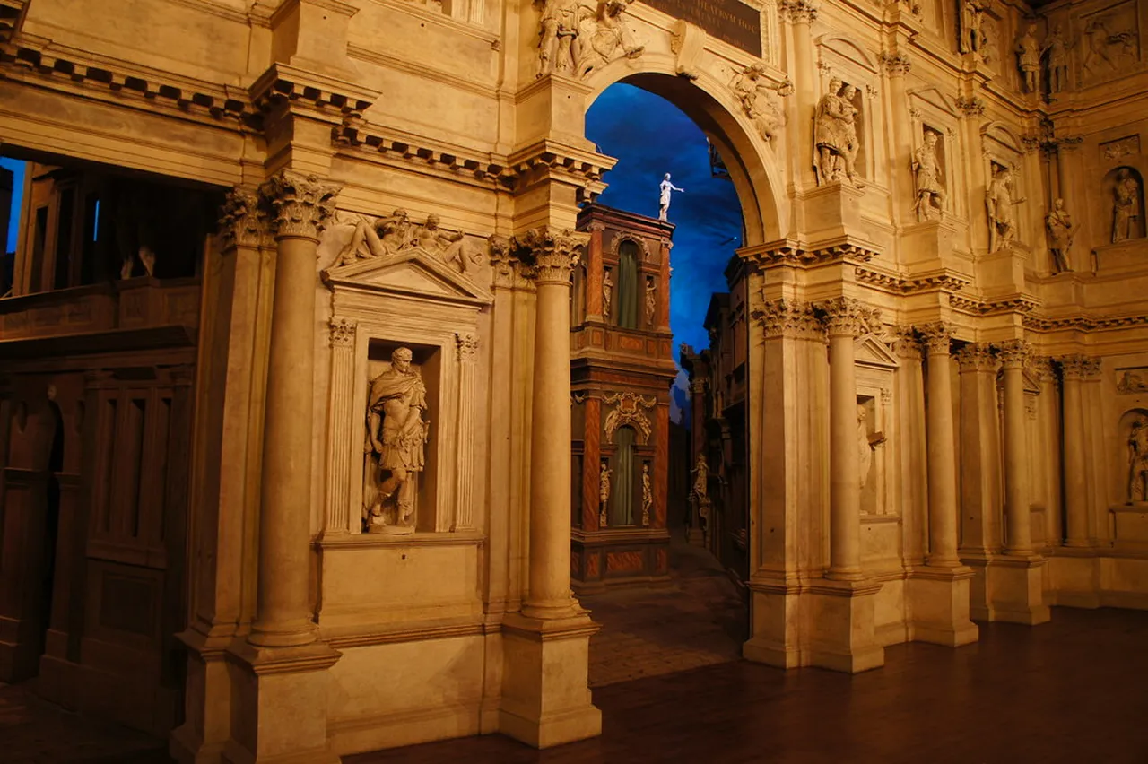 5. Explore the Piazza dei Signori: The Heart of Vicenza