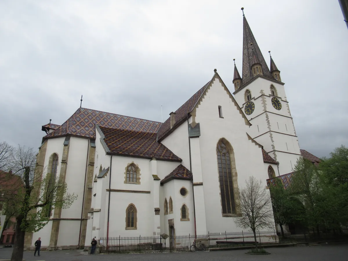 5pm: The Evangelical Cathedral